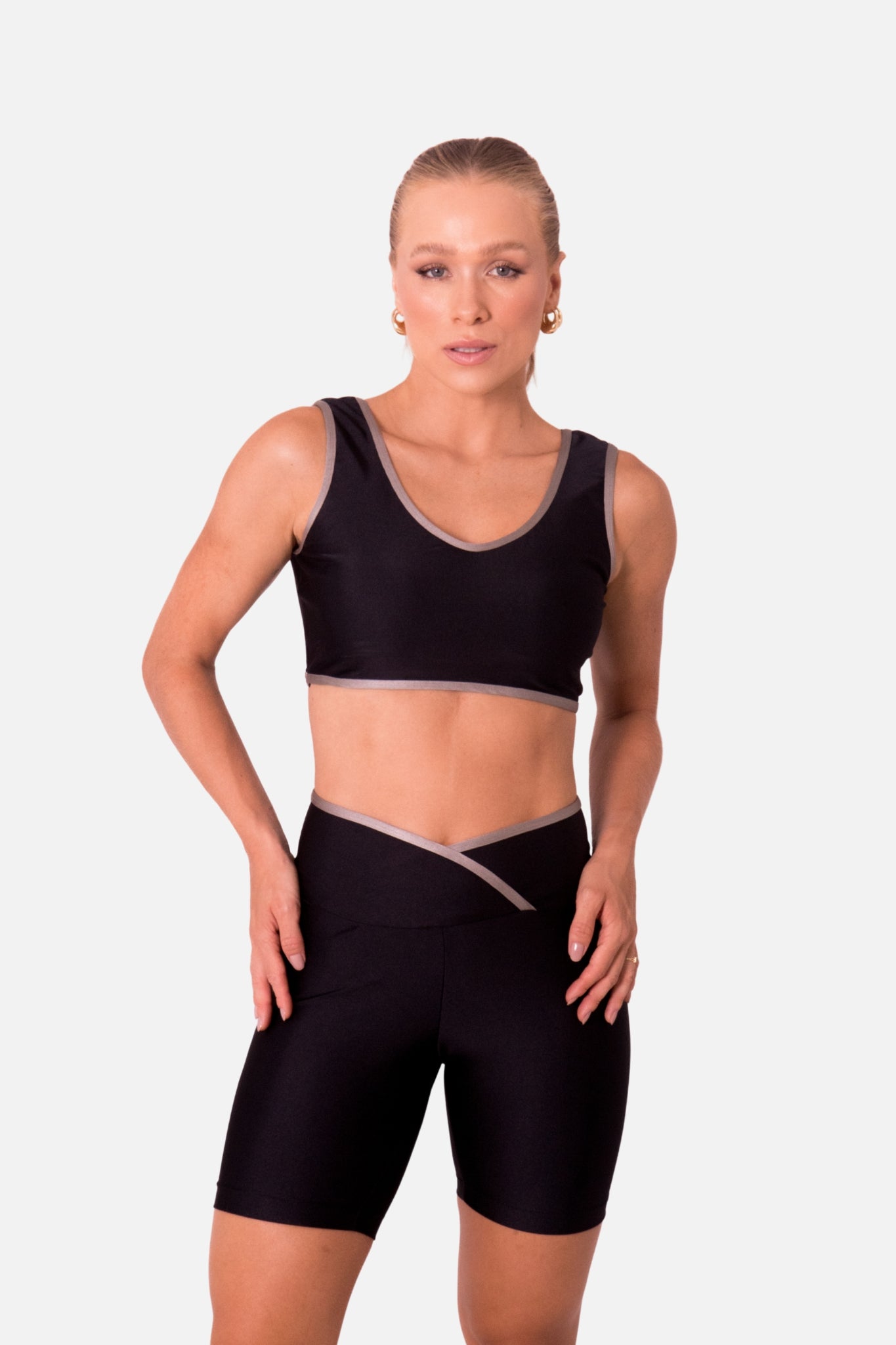 Conjunto bicolor short preto HYRO