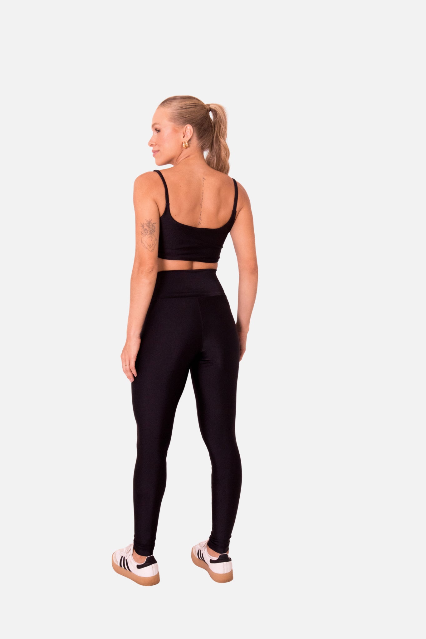 Conjunto clássico preto HYRO