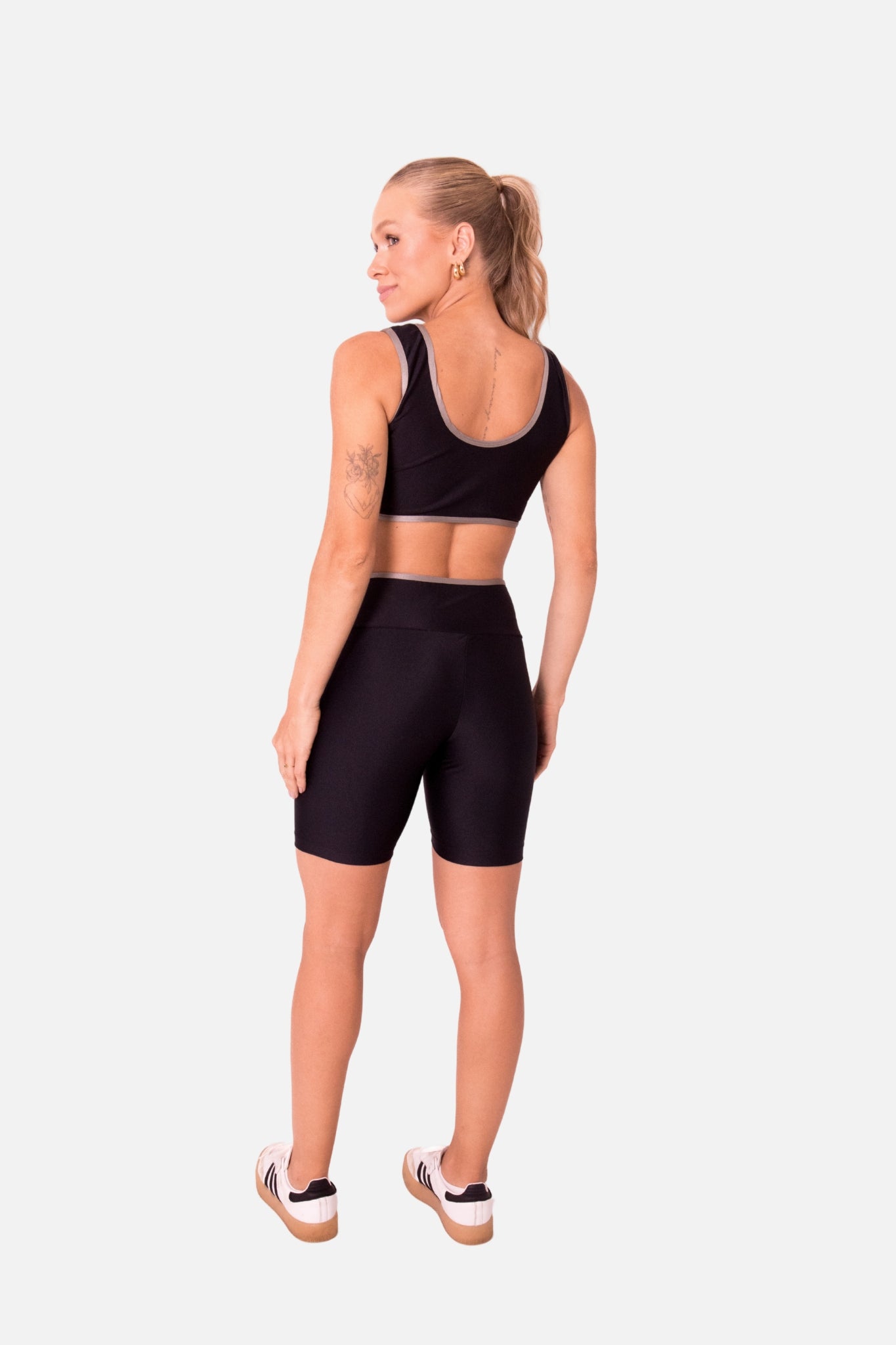 Conjunto bicolor short preto HYRO